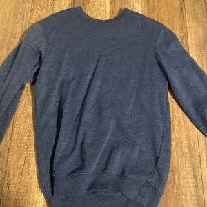 hm men’s navy sweatshirt